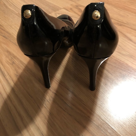 Shoes - Picture 2 of 5